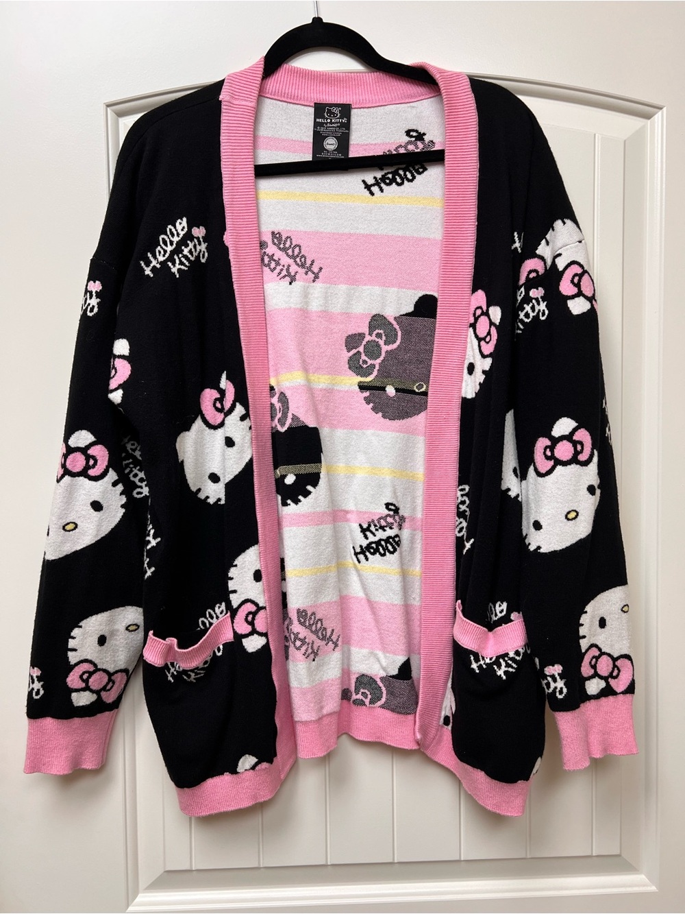 Bioworld Hello Kitty Sanrio Cardigan - XL